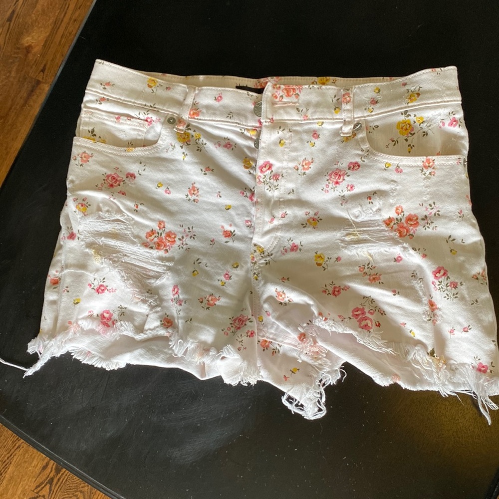Cute stretch shorts from Express. Size 8